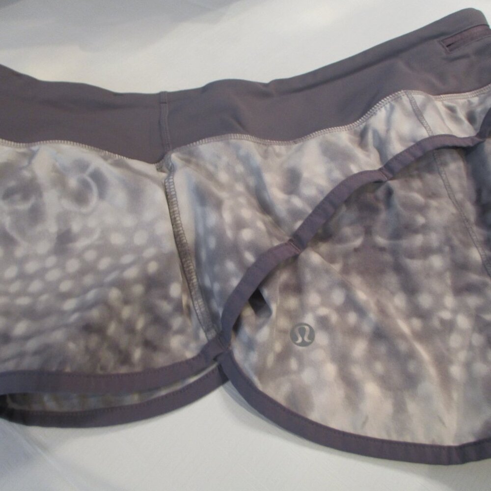 LULULEMON Speed Short - Size 8 - Snowy Owl VEUC